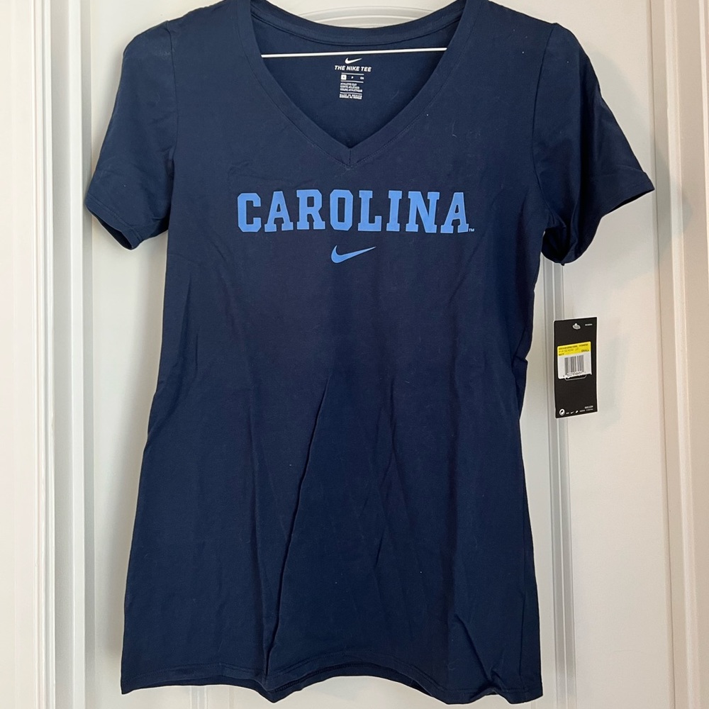 NWT Nike Women’s North Carolina Tar Heels T-Shirt